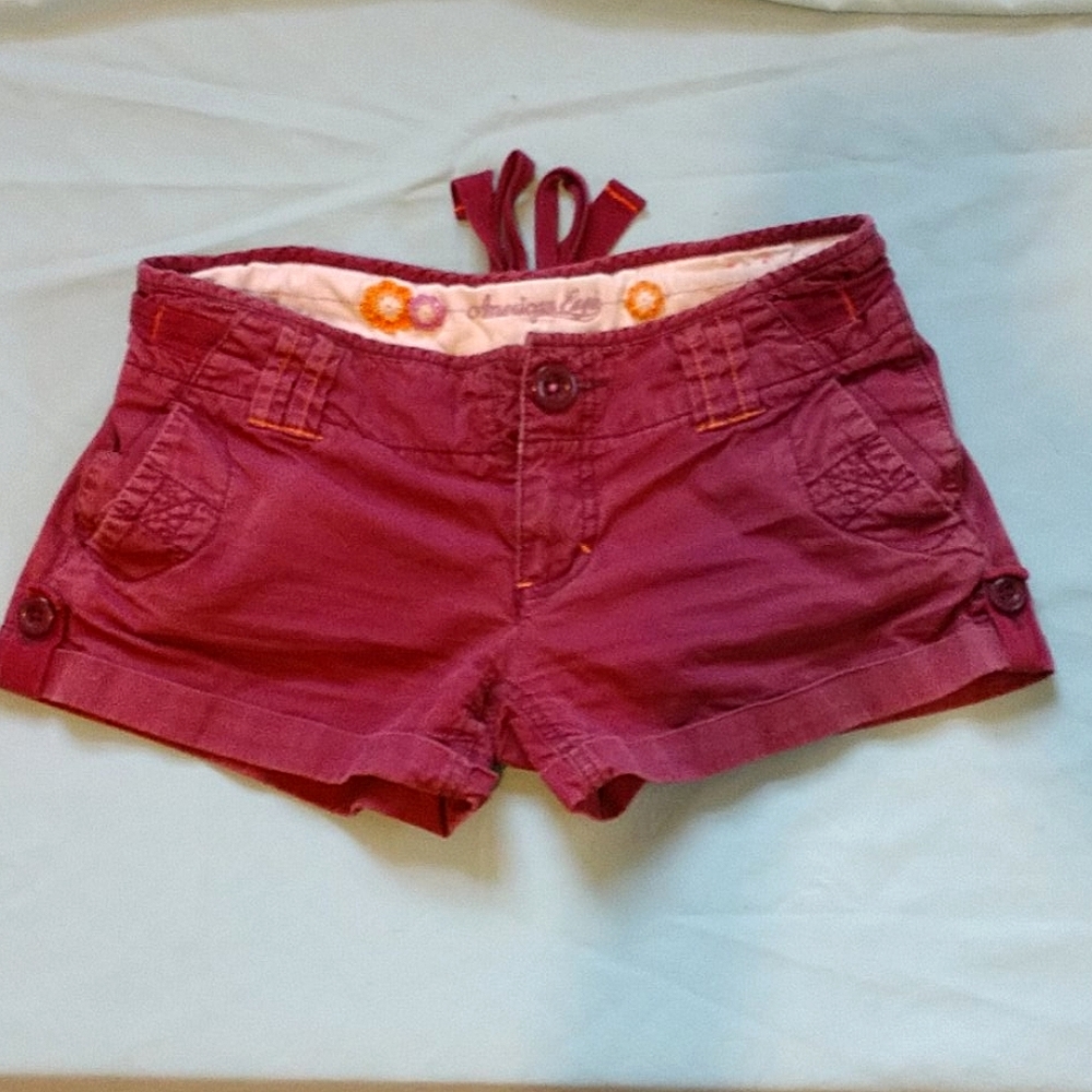American Eagle maroon shorts